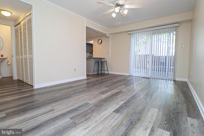 Foto del edificio - 1738 Farmington Ct