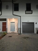 Building Photo - 624 SW 12th St