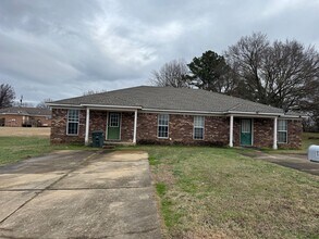 Building Photo - 111 Nikki Dr