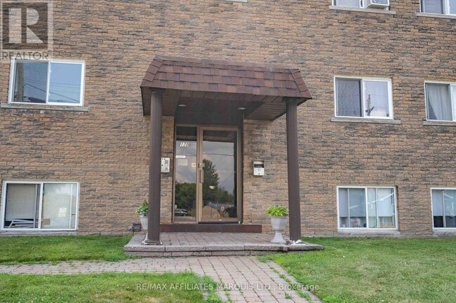Building Photo - 9-120 MILITARY Rd