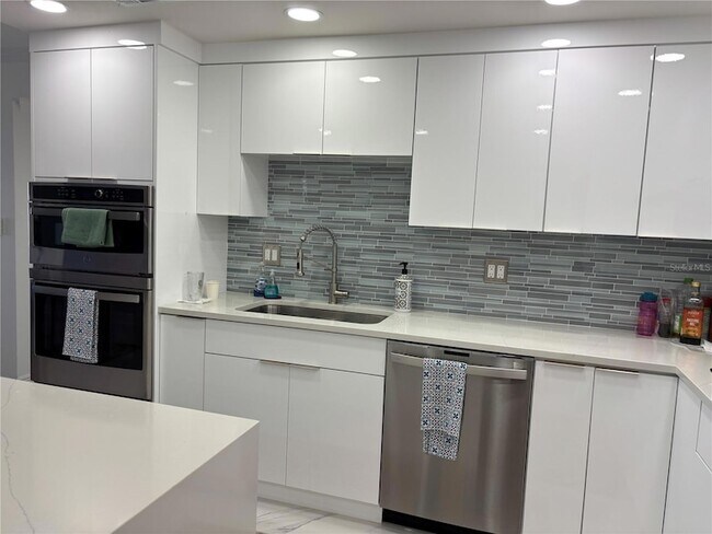 Building Photo - 1390 Gulf Blvd