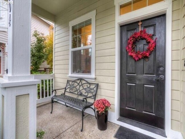 Foto del edificio - 5704 NE Hidden Creek Dr