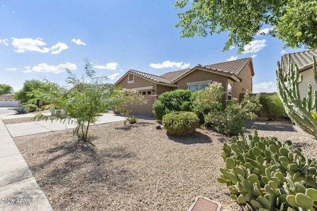 Building Photo - 33602 N Roadrunner Ln