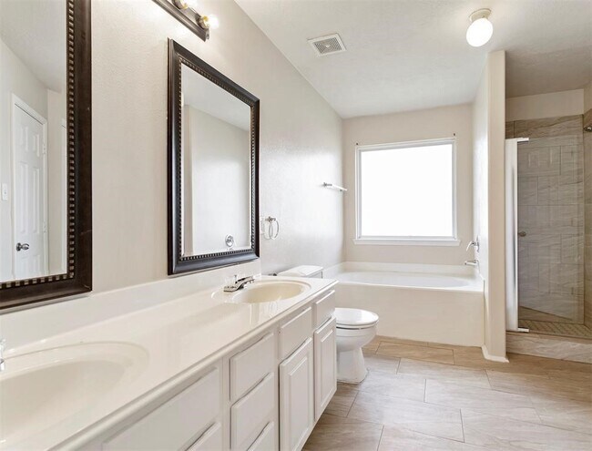 Foto del edificio - 11015 Shumard Oak Ct