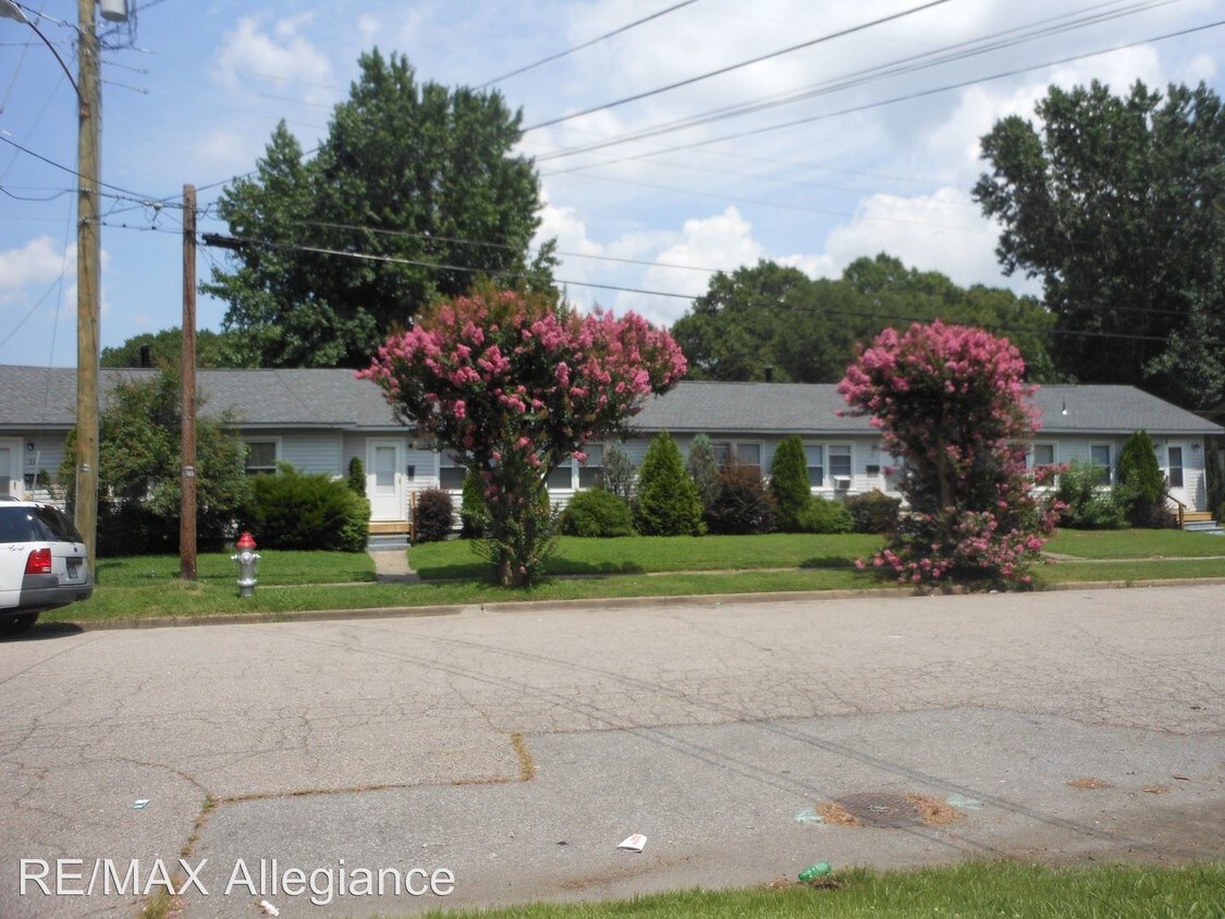 Primary Photo - 2 br, 1 bath House - 33 GROVE STREET