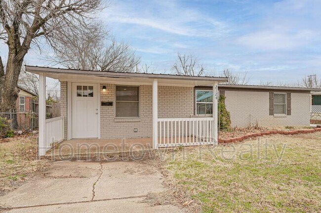 Photo - 2124 S Sunnylane Rd House