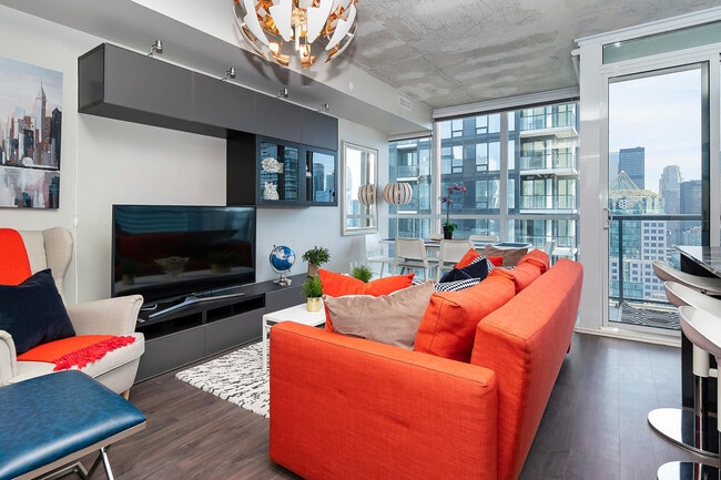 Building Photo - 88 Blue Jays Way