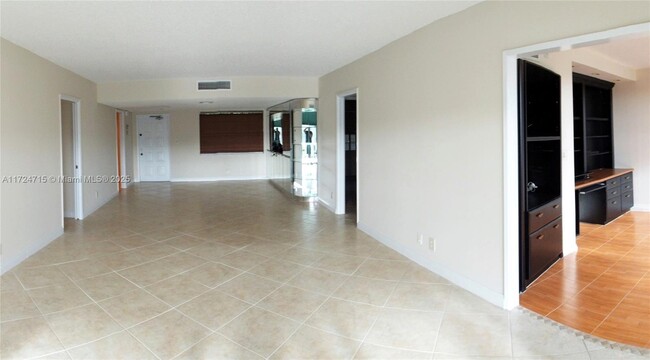 Foto del edificio - 565 Oaks Ln