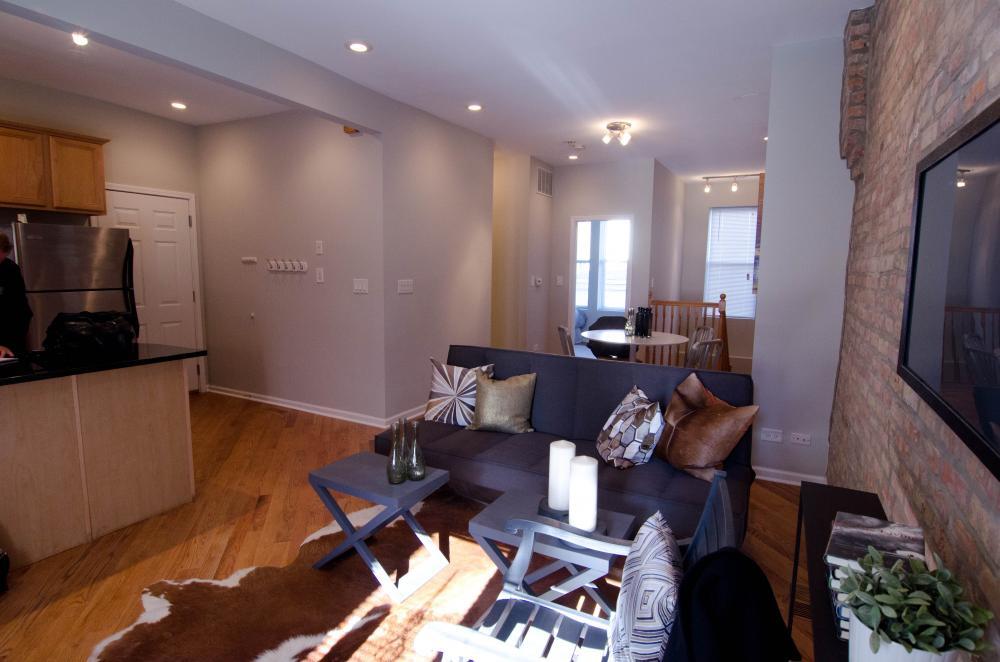 Foto principal - 3 bedroom in Chicago IL 60622