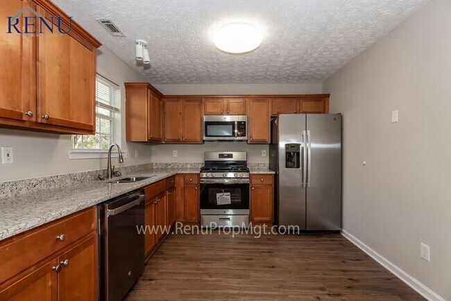 Foto del edificio - Now available 3 bedrooms 2.5 baths