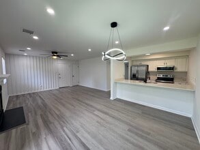 Building Photo - 113 Roane Dr