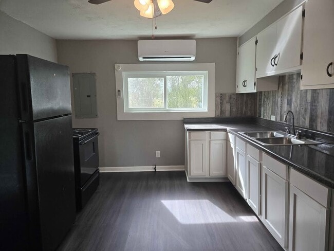 Building Photo - 43617 AL-75