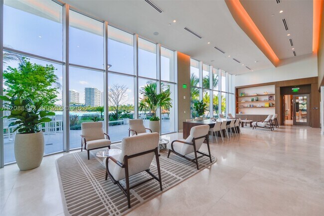 Foto del edificio - 2411 Laguna Cir