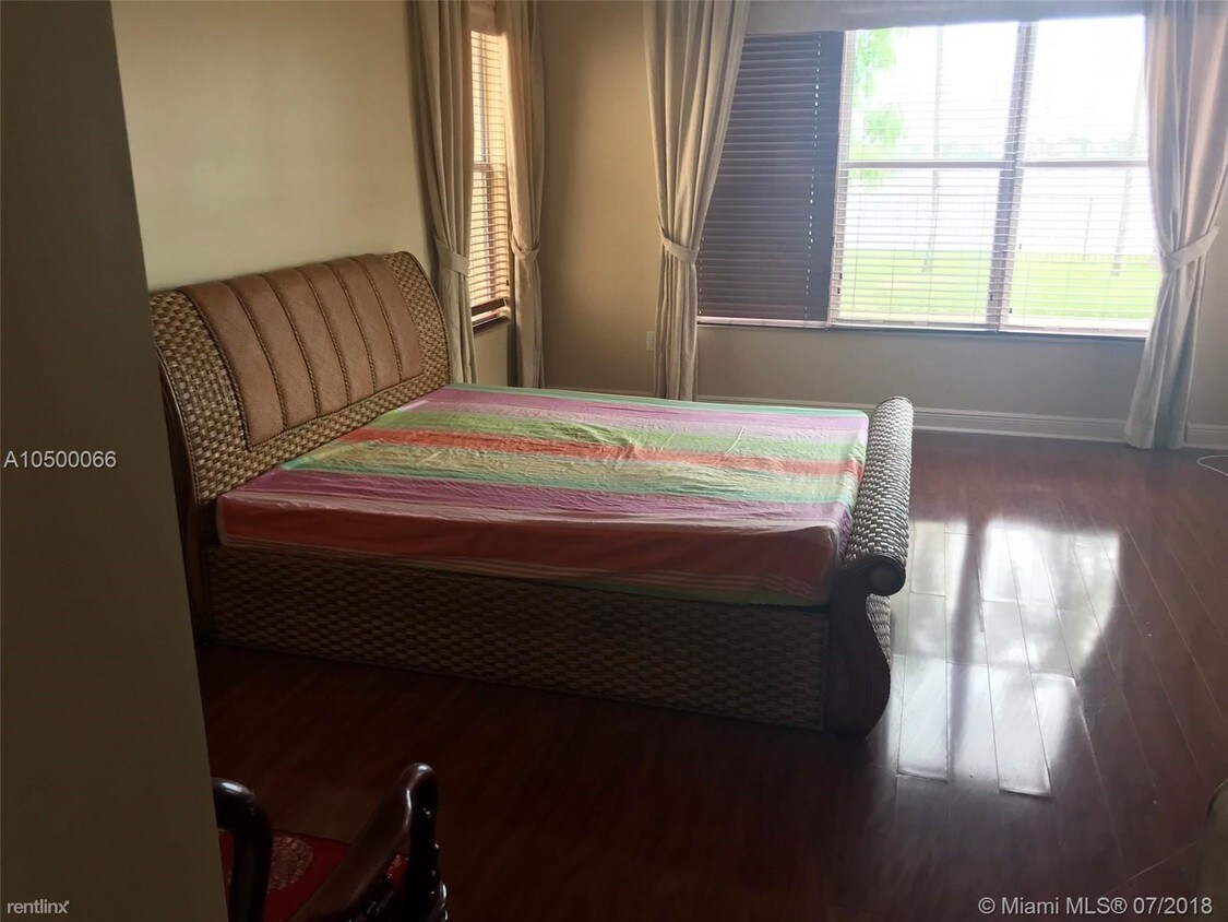 Foto principal - 5 br, 3.5 bath House - 17416 SW 48th St