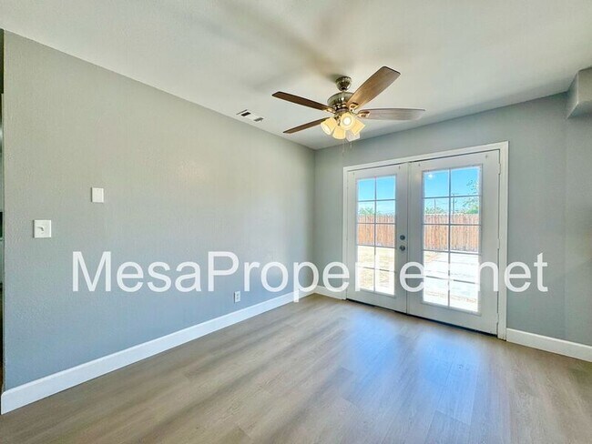 Foto del edificio - 16327 Seneca Rd.