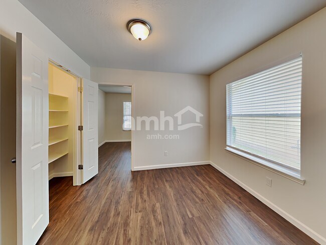 Foto del edificio - 22115 Guston Hall Ln