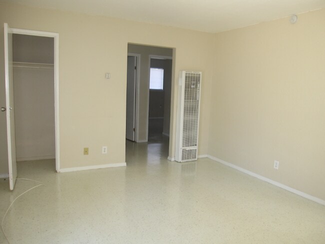 Building Photo - 1311 E San Bruno Ave