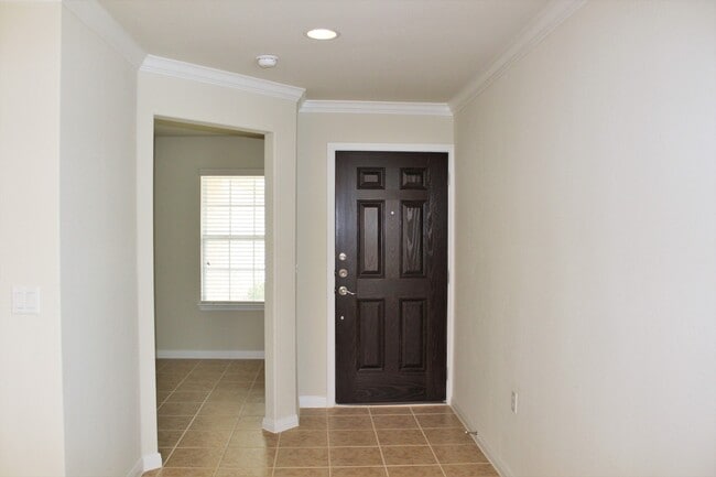 Building Photo - 213 Paint Creek Ln