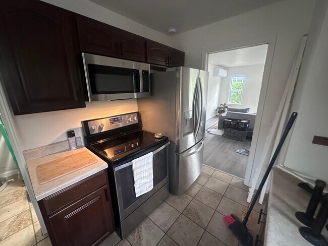 Foto del edificio - 1728 NW Crouch St
