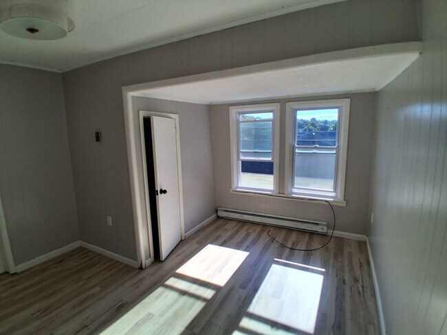 Foto del edificio - 65-67 Railroad Street