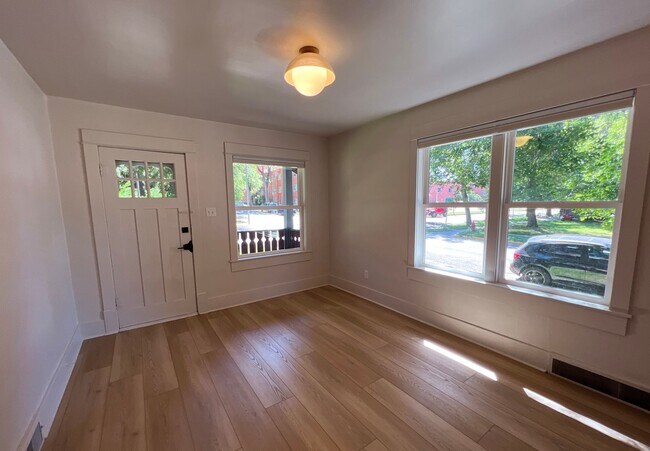 Foto del edificio - 619 W Harrison St