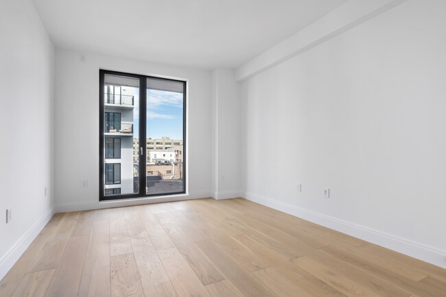 Building Photo - 37-14 34th St