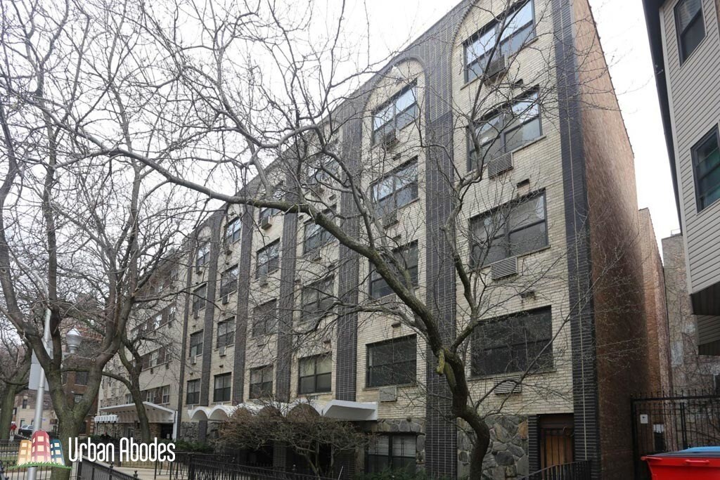 Primary Photo - 535 W Briar Pl