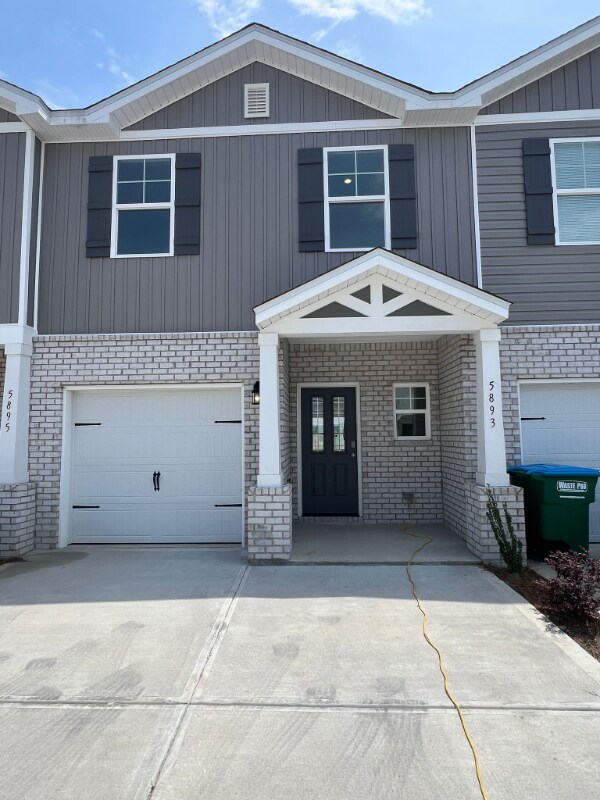 Foto del edificio - 5893 Tyndall Pkwy