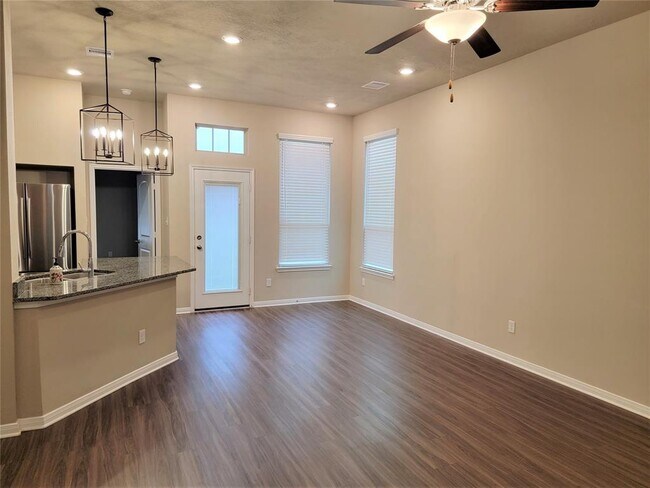Building Photo - 126 Scenic Hills Ct