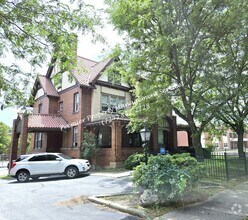 Building Photo - 314 E Lincoln Ave