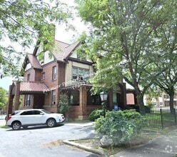 Building Photo - 314 E Lincoln Ave