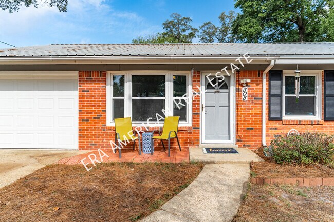 Building Photo - 305 Meggs Dr NE