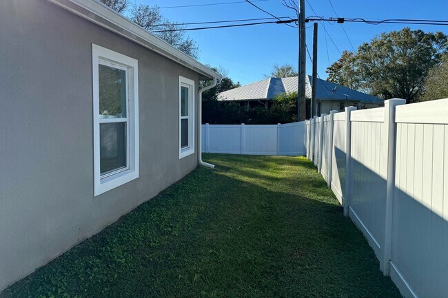 Building Photo - 8575 99th Ct