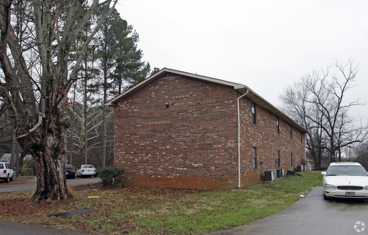 Building Photo - 205 Hialeah Dr