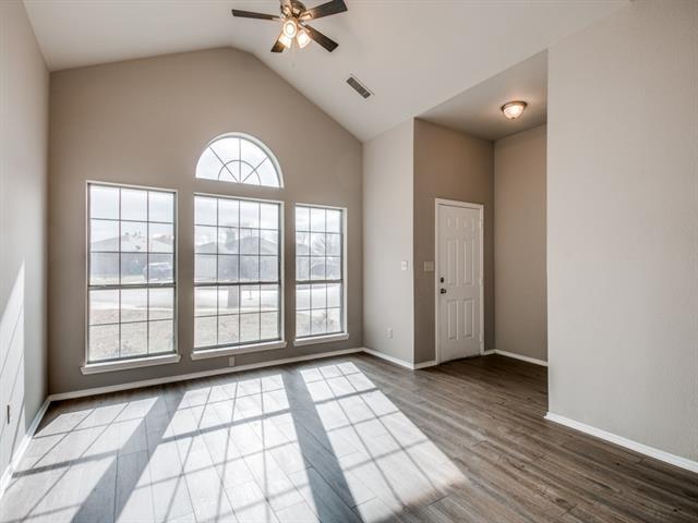 Foto del edificio - 610 Lone Star Park Ln