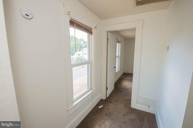 Building Photo - 413 E East St
