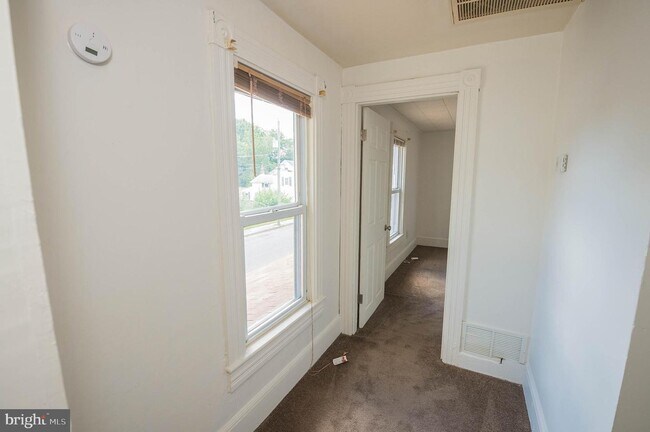 Foto del edificio - 413 E East St