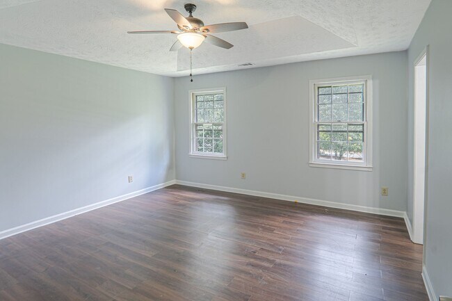 Foto del edificio - Charming 3-Bedroom Home on Expansive Lot in Lawrenceville – Brookwood School District