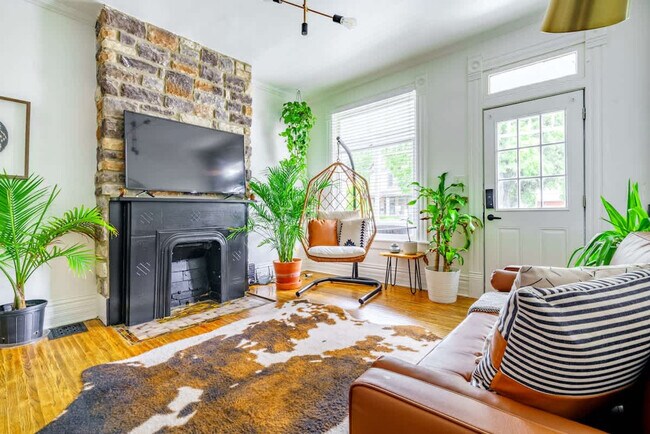 Foto del edificio - 256 W Poplar Ave