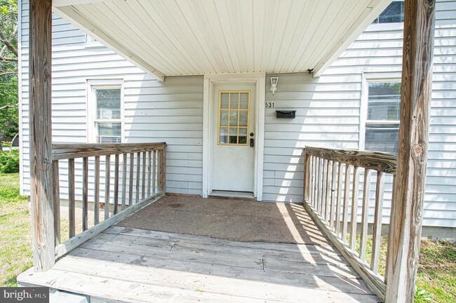 Building Photo - 531 Winder St