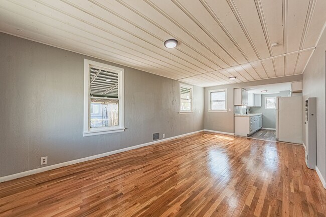 Foto del edificio - Move In Special $250 off August Rent!
