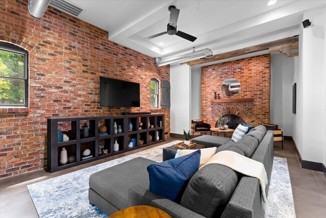 Building Photo - 3234 Bass Dr
