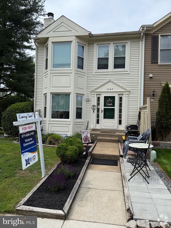 Building Photo - 12165 Salemtown Dr