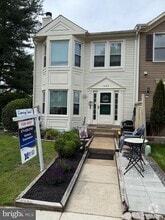 Building Photo - 12165 Salemtown Dr