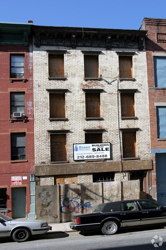 Foto principal - 420 E 115th St