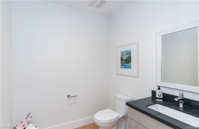 Building Photo - 2 br, 2.5 bath Condo - 4322 Gentry Ave # 203