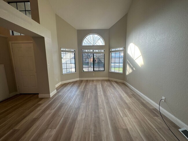 Foto del edificio - 2108 Bailey Ct