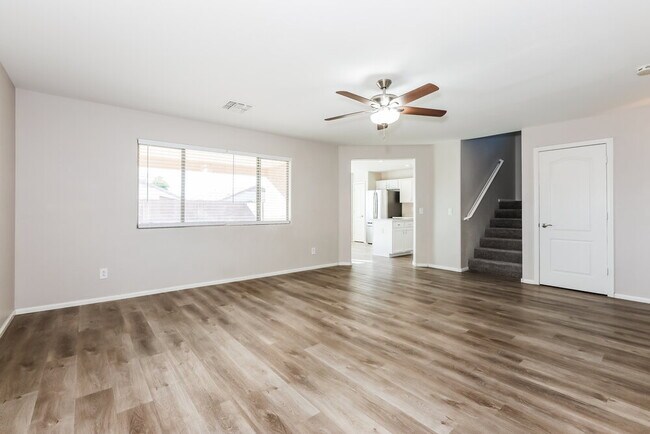 Foto del edificio - 1361 E Ryan Rd