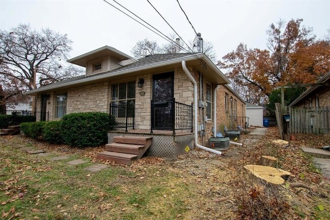 Foto del edificio - 4931 Woodland Ave