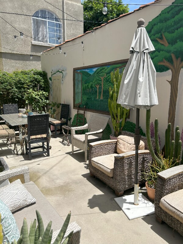 Foto del edificio - 420 S Detroit St